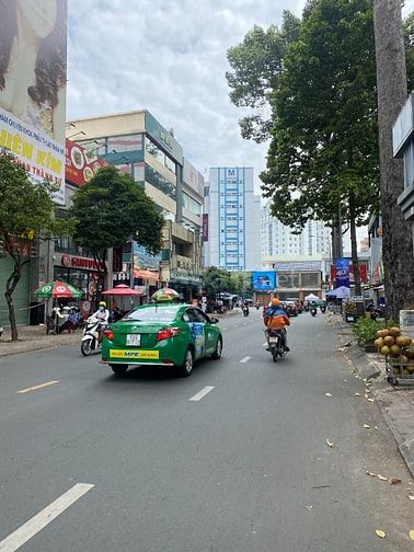 Hạ giá 10 tỷ - ngộp bank bán gấp nhà Võ Văn Tần,Q3 - 7.2x11m - 4 tầng