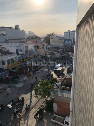 Cho thuê nhà mt đường Nguyễn Thị Định, gần chợ, trường học