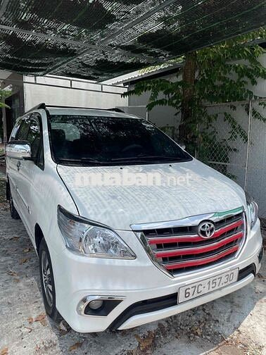 Toyota Innova 2016 2.0E Trắng
