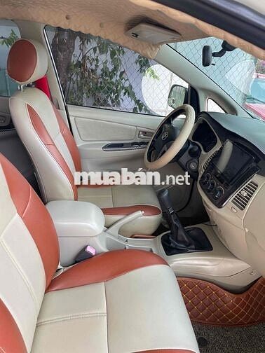 Toyota Innova 2016 2.0E Trắng