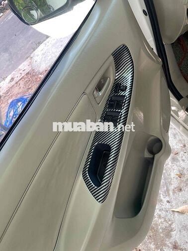 Toyota Innova 2016 2.0E Trắng