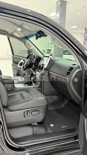 BÁN LAND CRUISER 4.6 V8 SẢN XUẤT 2019 – TÊN CÔNG TY XUẤT VAT.