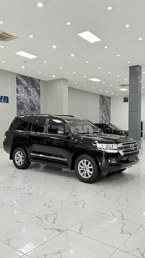 BÁN LAND CRUISER 4.6 V8 SẢN XUẤT 2019 – TÊN CÔNG TY XUẤT VAT.