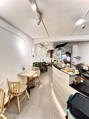 [KO CẦN KN,CÓ THƯỞNG] PHỤC VỤ, PHA CHẾ, PHỤ BẾP Q5