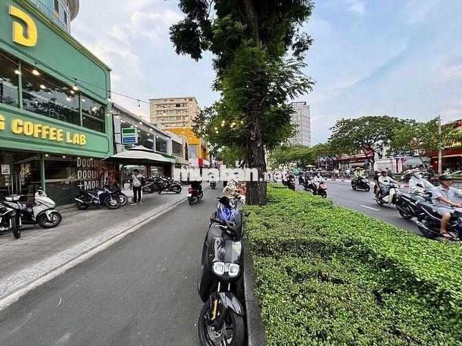 Mặt bằng Hiếm VIP Nguyễn Văn Cừ Quận 5 - Mặt Tiền Đắc Địa 300m2