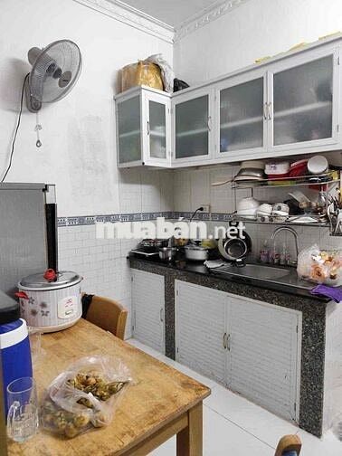 nhà sát Tân Phú - gần Lê Thúc Hoạch 2 lầu - 2 PN -2 máy lạnh