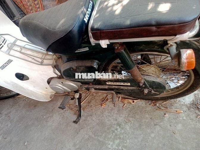Honda Super Cub 50 Trắng đen