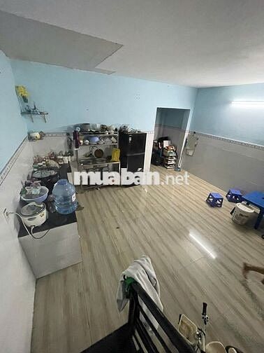 Nguyên căn 5x18m suốt gác lững, có 2 phòng 2wc, đường 8m oto tải