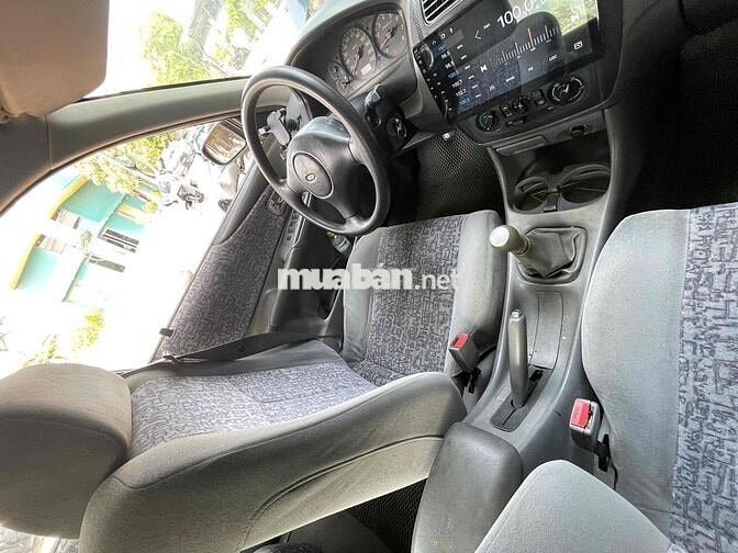 Ford Laser Xanh đậm