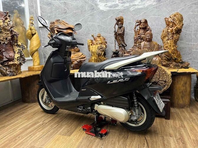 Honda Lead biển SG dàn áo liền lạc, máy êm ru