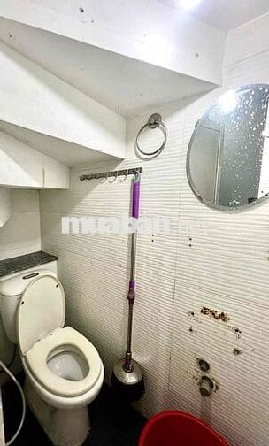 cho thuê phòng tầng trệt,máy lạnh,wc riêng