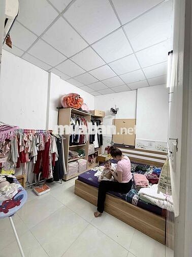 Nhà vừa ở vừa kinh doanh, căn góc chỉ 12tr