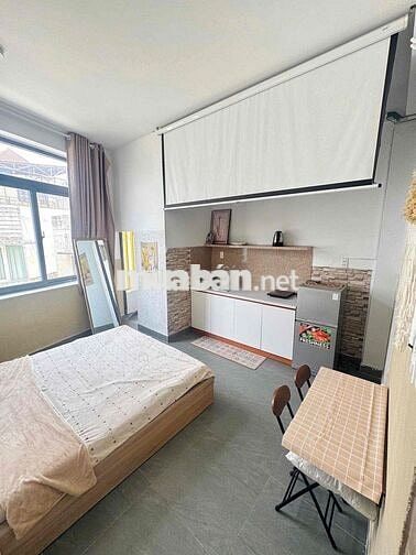 Studio Cửa Sổ Trời Ngay Ngã Tư Hàng Xanh