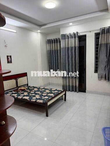 Cho thuê nhà1 trệt 2 lầu 5 phòng ngủ quốc lộ 13,ngay kdt vạn phúc.15tr