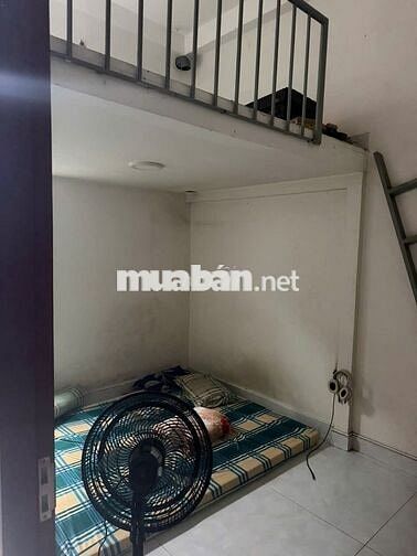 Cho thuê nhà1 trệt 2 lầu 5 phòng ngủ quốc lộ 13,ngay kdt vạn phúc.15tr