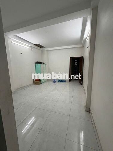 Cho thuê nhà1 trệt 2 lầu 5 phòng ngủ quốc lộ 13,ngay kdt vạn phúc.15tr