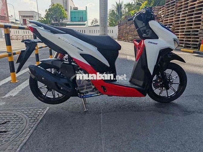 Honda Vario 150 Đỏ, Trắng, Đen