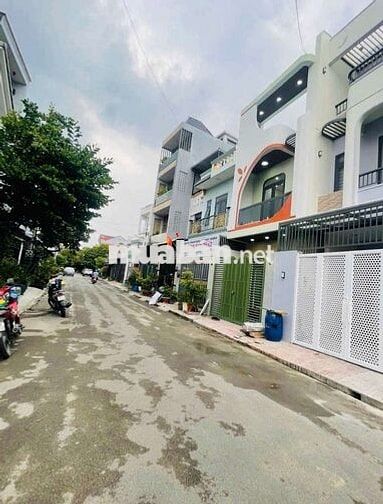 Chủ cần bán nhà mới . Sổ Hoàn Công