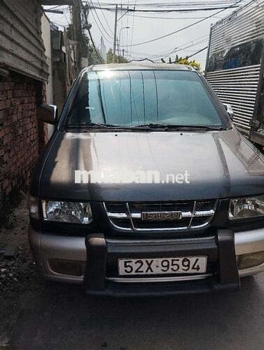 Isuzu màu Xám