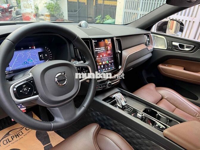 Volvo XC60 B6 2023 Đen 45000 km