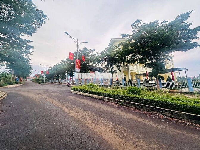 Đất trung tâm hành chính - Trường Hai Bà Trưng