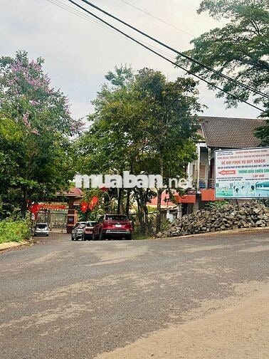 Đất trung tâm hành chính - Trường Hai Bà Trưng