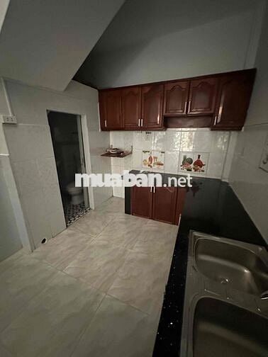 nhà thuê hẻm lớn phú thọ hoà, tân phú