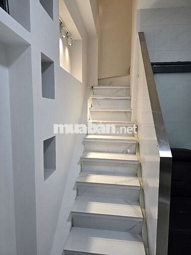 nhà 1/ đường huỳnh tấn phát quận 7