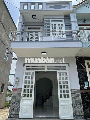 Bán gấp nhà 2 mặt tiền buôn bán tạp hoá