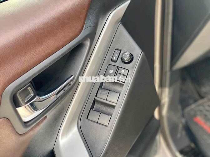 Toyota Innova Cross 2024 2.0V 55.000km Đồng