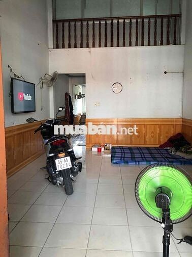 Chính chủ cho thuê nhà nguyên căn ngang 4m dài 17m 1 trệt 1 gác 3 ngủ