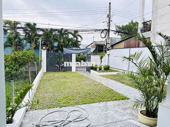 BÁN BIỆT THỰ SÂN VƯON 4PN 3WC MỚI ĐẸP CÓ 309M2 GẦN CẦU PHÚ CƯỜNG