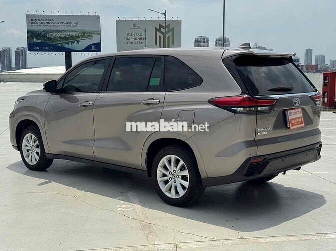 Toyota Innova Cross V 55.000 km Nâu