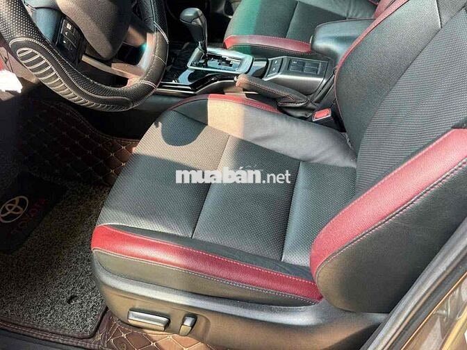 Toyota Fortuner Legender Dầu 27.000 km Xám