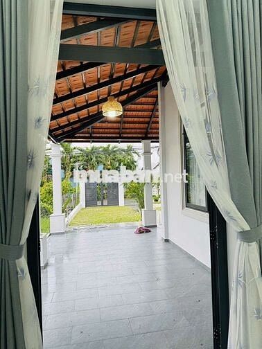 BÁN BIỆT THỰ SÂN VƯON 4PN 3WC MỚI ĐẸP CÓ 309M2 GẦN CẦU PHÚ CƯỜNG
