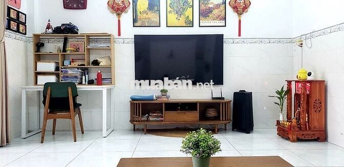 Chính chủ cần bán nhà cấp 4 100m2 full thổ cư sát bên ĐH Bình Dương.