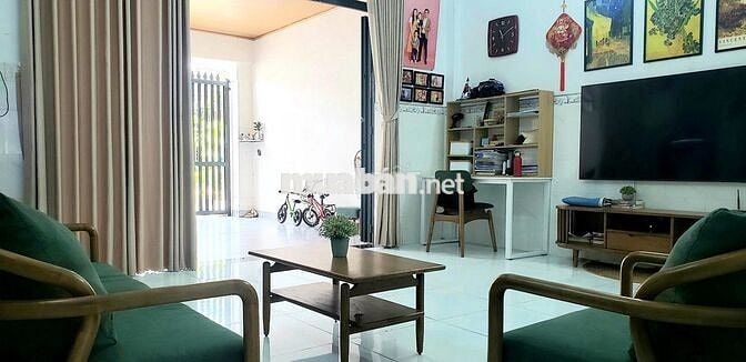 Chính chủ cần bán nhà cấp 4 100m2 full thổ cư sát bên ĐH Bình Dương.