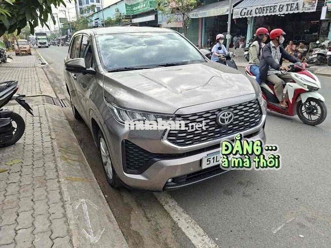 Toyota Innova Cross V 55.000 km Nâu