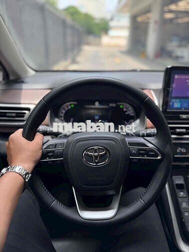 Toyota Innova Cross V 55.000 km Nâu