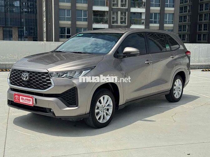 Toyota Innova Cross V 55.000 km Nâu