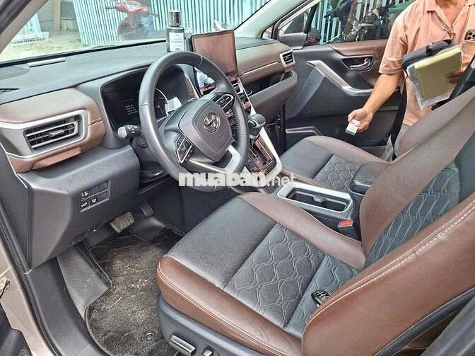 Toyota Innova Cross V 55.000 km Nâu