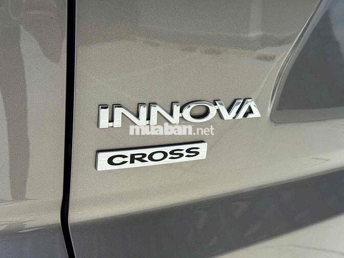 Toyota Innova Cross V 55.000 km Nâu