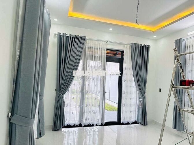 BÁN BIỆT THỰ SÂN VƯON 4PN 3WC MỚI ĐẸP CÓ 309M2 GẦN CẦU PHÚ CƯỜNG