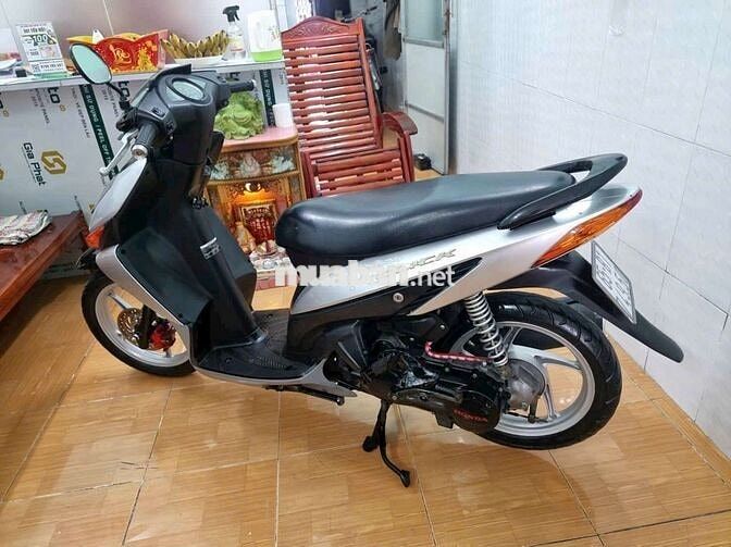 Honda Click Bạc Zin