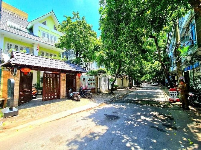 Bán biệt thự KĐT Văn Quán -  Hà Đông, DT 250m2, MT 10m- LH 0826792368.