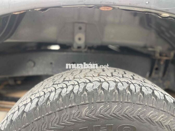 Isuzu D-Max màu Bạc 4x2