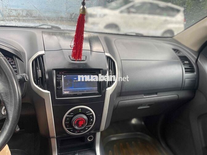 Isuzu D-Max màu Bạc 4x2