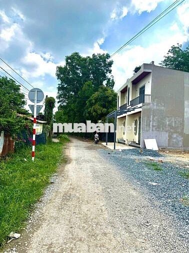 Bán lô đất ngay kp Gia Lâm, Trảng Bàng. DT 64m2 giá 650 triệu. SHR