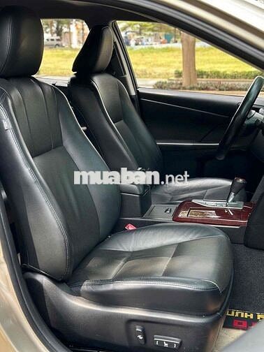 Toyota Camry 2.5Q 2014 màu vàng cát