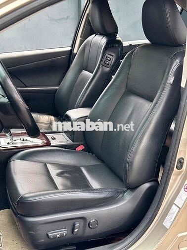 Toyota Camry 2.5Q 2014 màu vàng cát